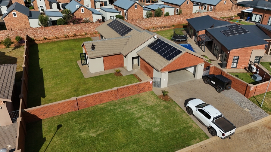 3 Bedroom Property for Sale in Van Der Hoff Park North West